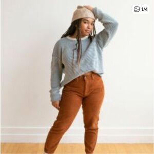 Cozy Ribbed Crewneck Sweater - Light Blue